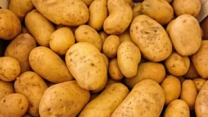 Lee más sobre el artículo Tres Recetas Irresistibles de Patatas al Horno para Cualquier Ocasión